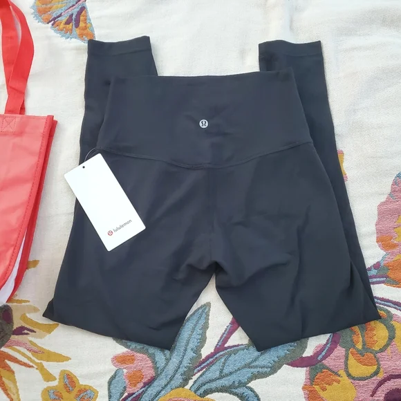 Hawaii Exclusive Black Align Pant, Hard to Get Size 6 - Picture 3 of 7